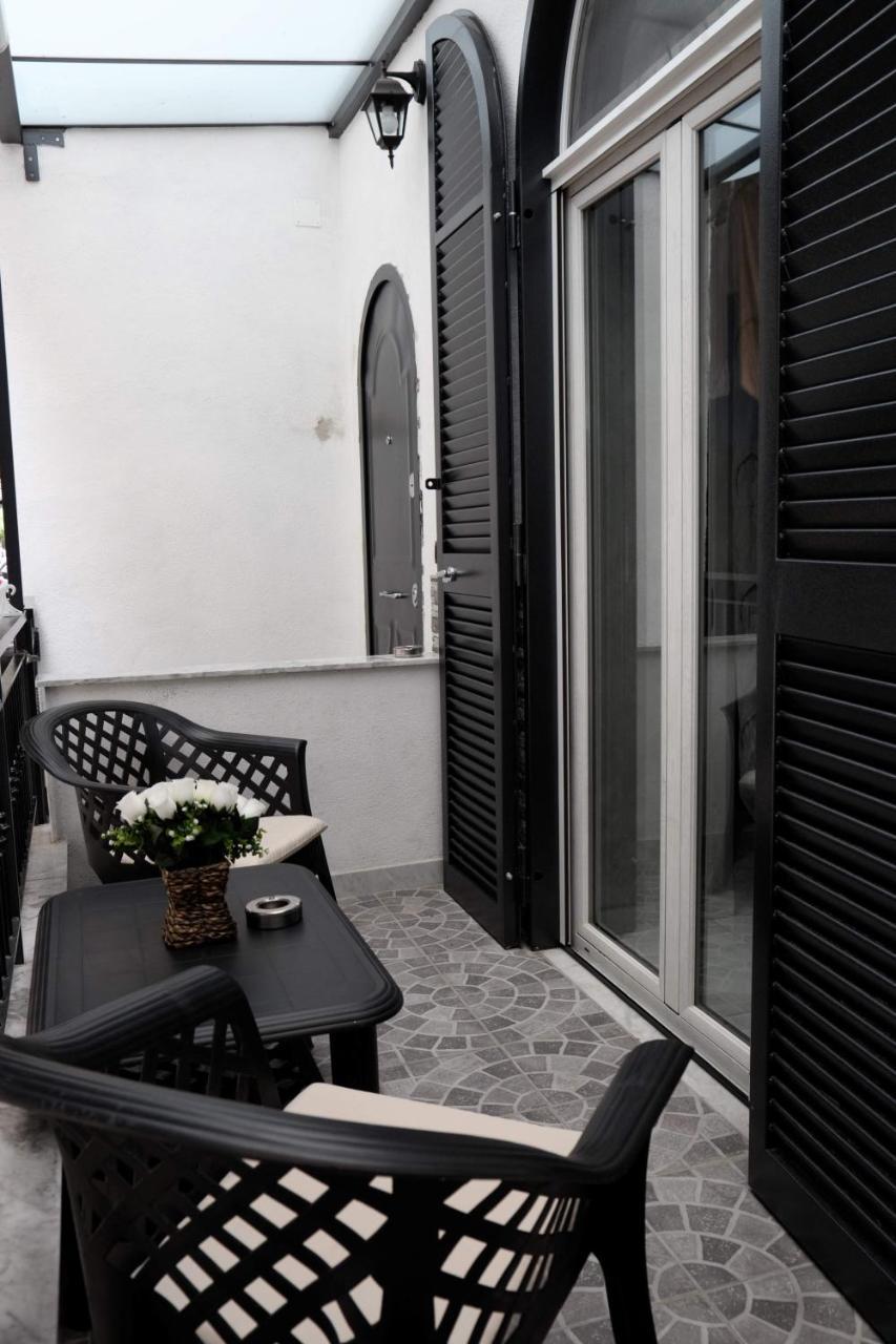 Casa Vacanze Sannazzaro 70 나폴리 외부 사진